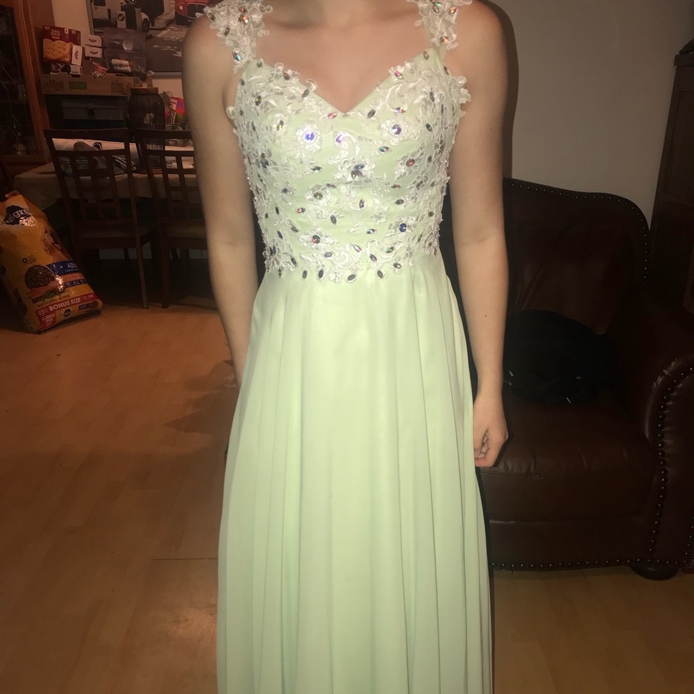 gorgeous elegant prom dress